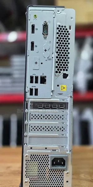 Desktop Computer Lenovo ThinkStation P330 32GB Intel Core i7 SSD 1T