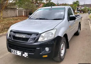 Isuzu D-MAX 2013 Silver