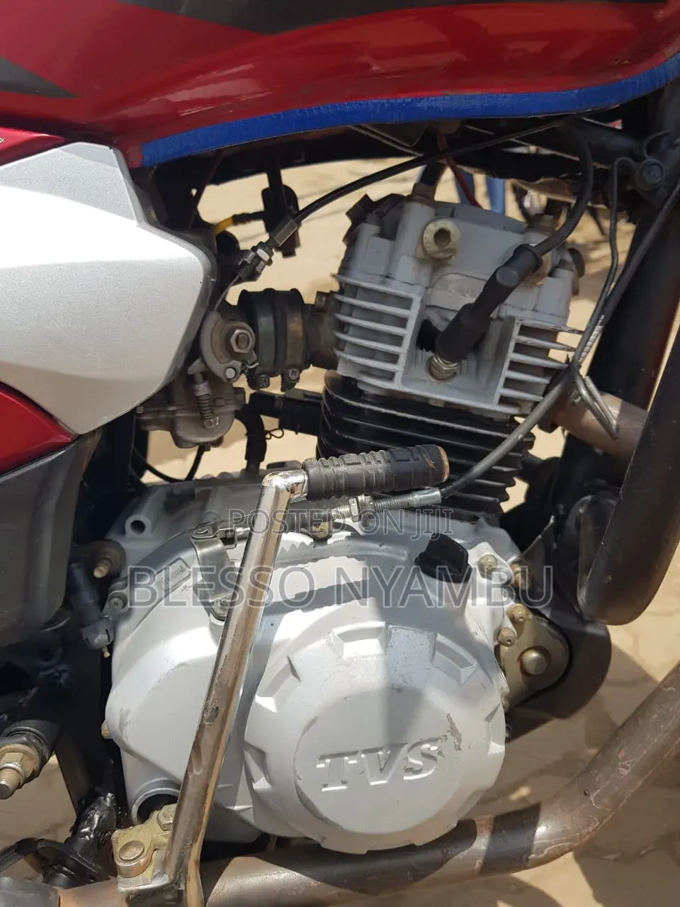 TVS HLX 125 2024 Red