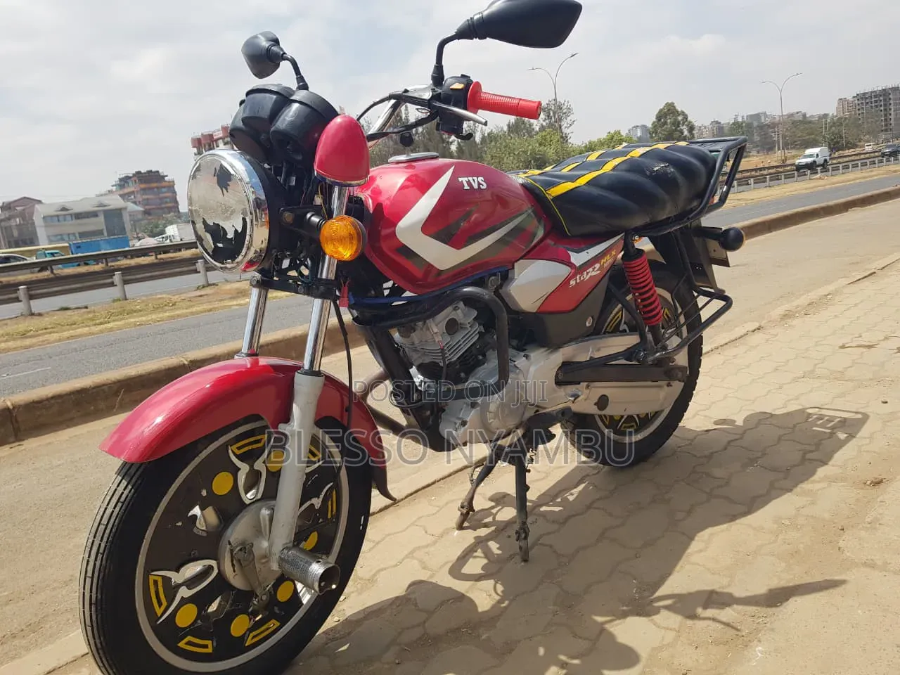 TVS HLX 125 2024 Red