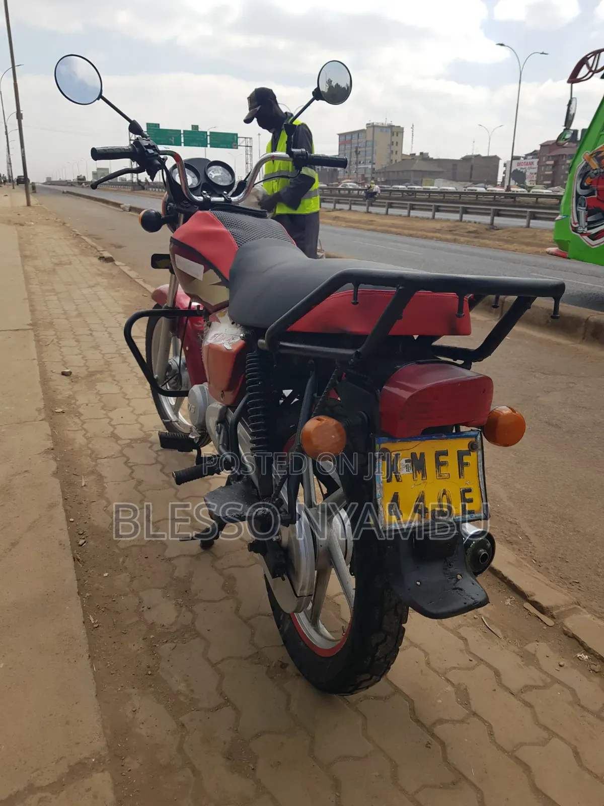 TVS HLX 125 2024 Red