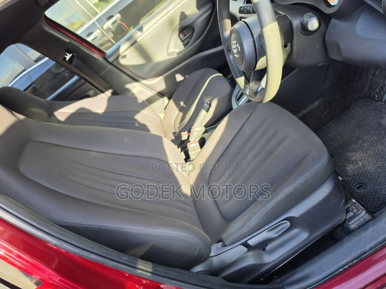 Toyota Yaris 2019 Red