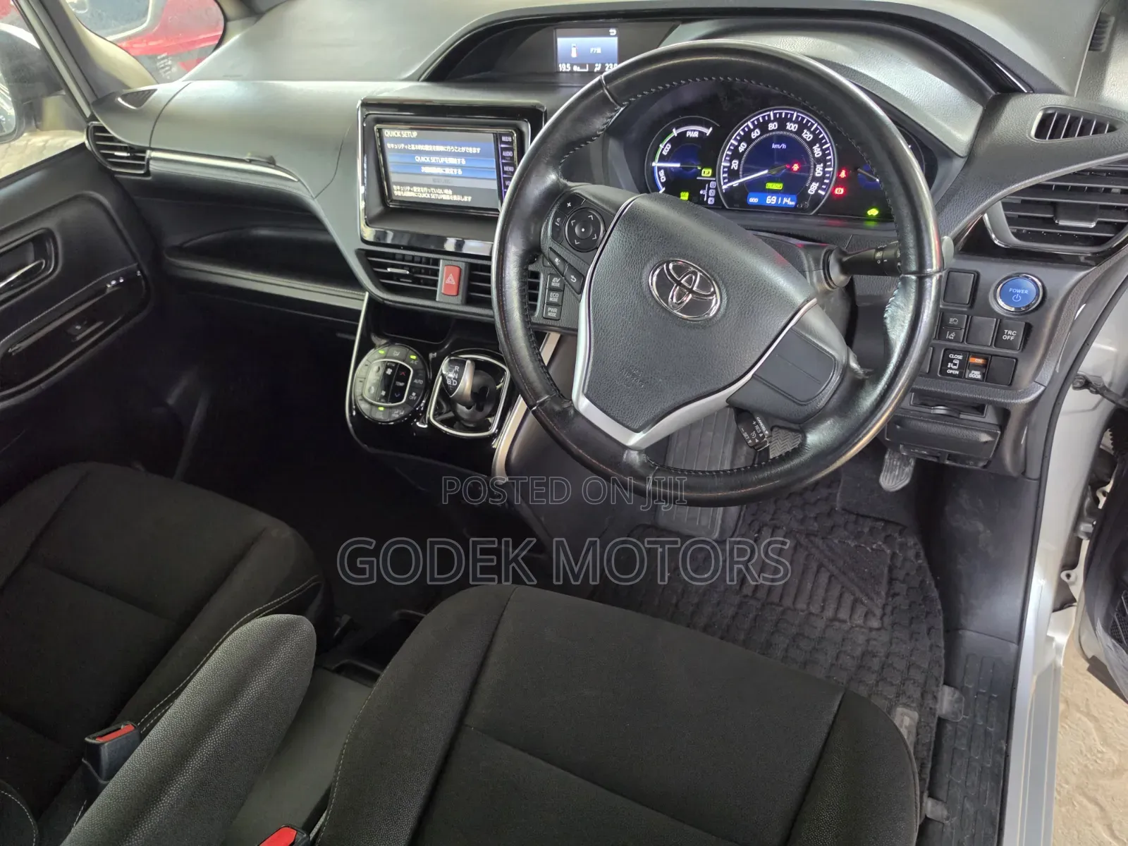 Toyota Esquire 2019