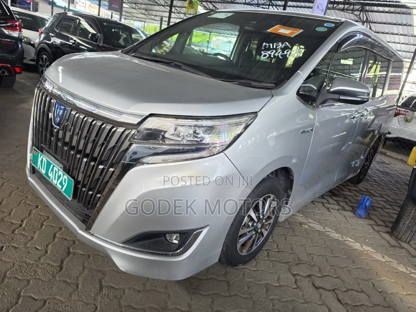 Toyota Esquire 2019
