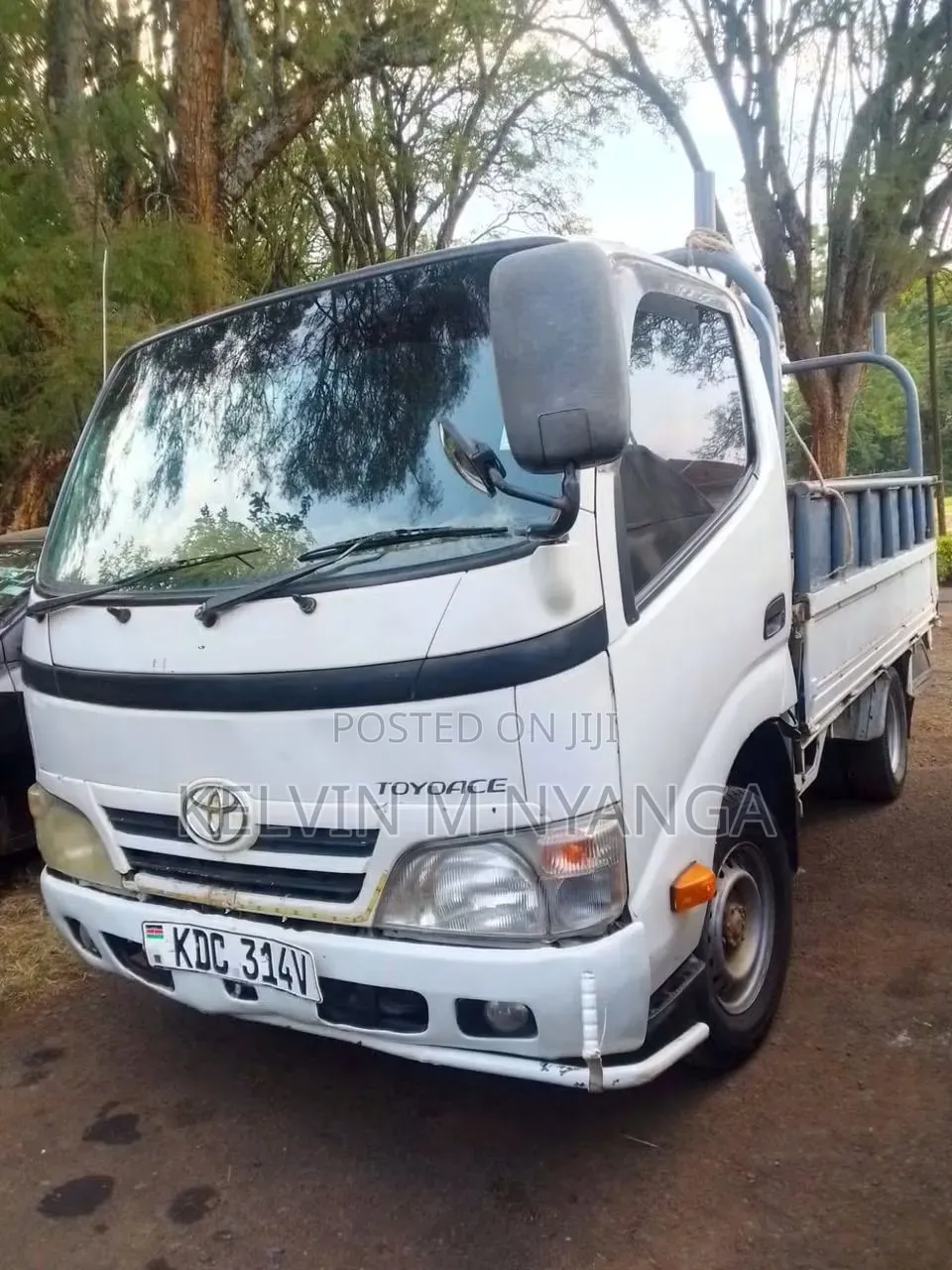 Toyota Dyna 2014 White