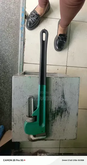 24"straight Pipe Wrench for Gripping& Turning Thread Pipes
