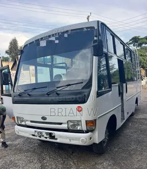 Isuzu NQR 2009 White