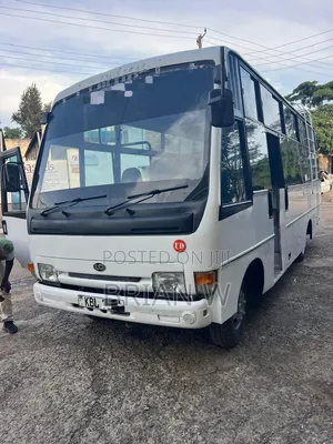 Isuzu NQR 2009 White