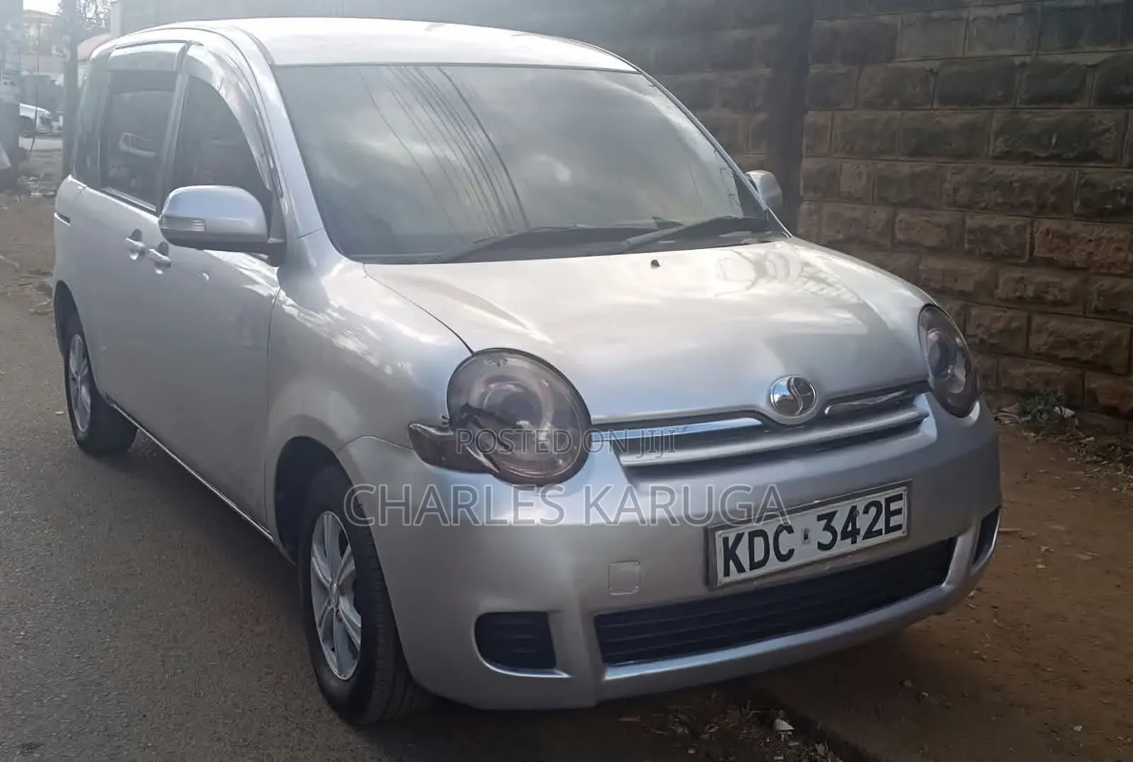 Toyota Sienta 2014 Silver