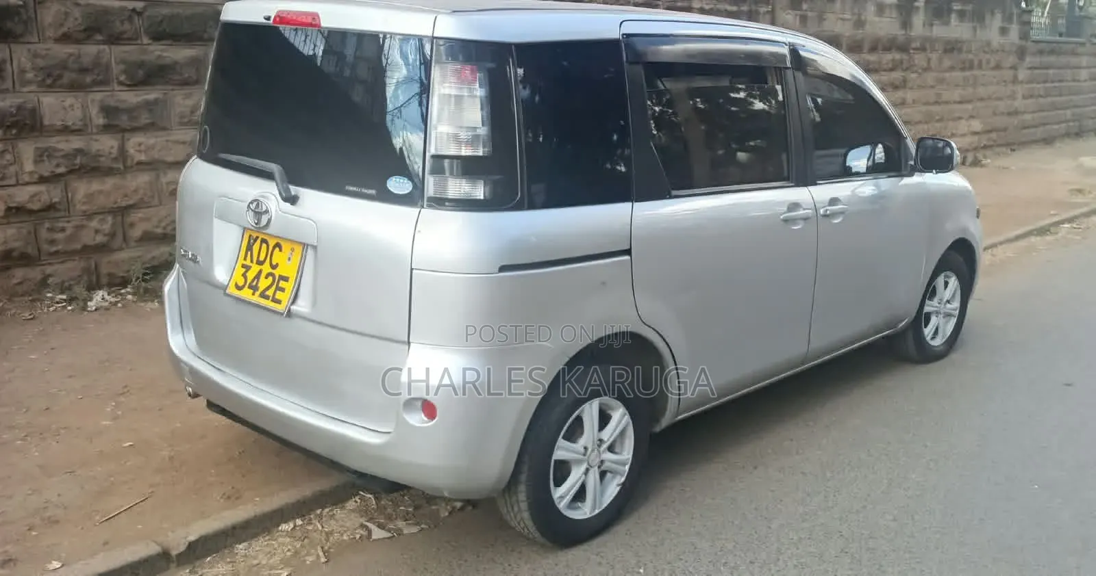 Toyota Sienta 2014 Silver