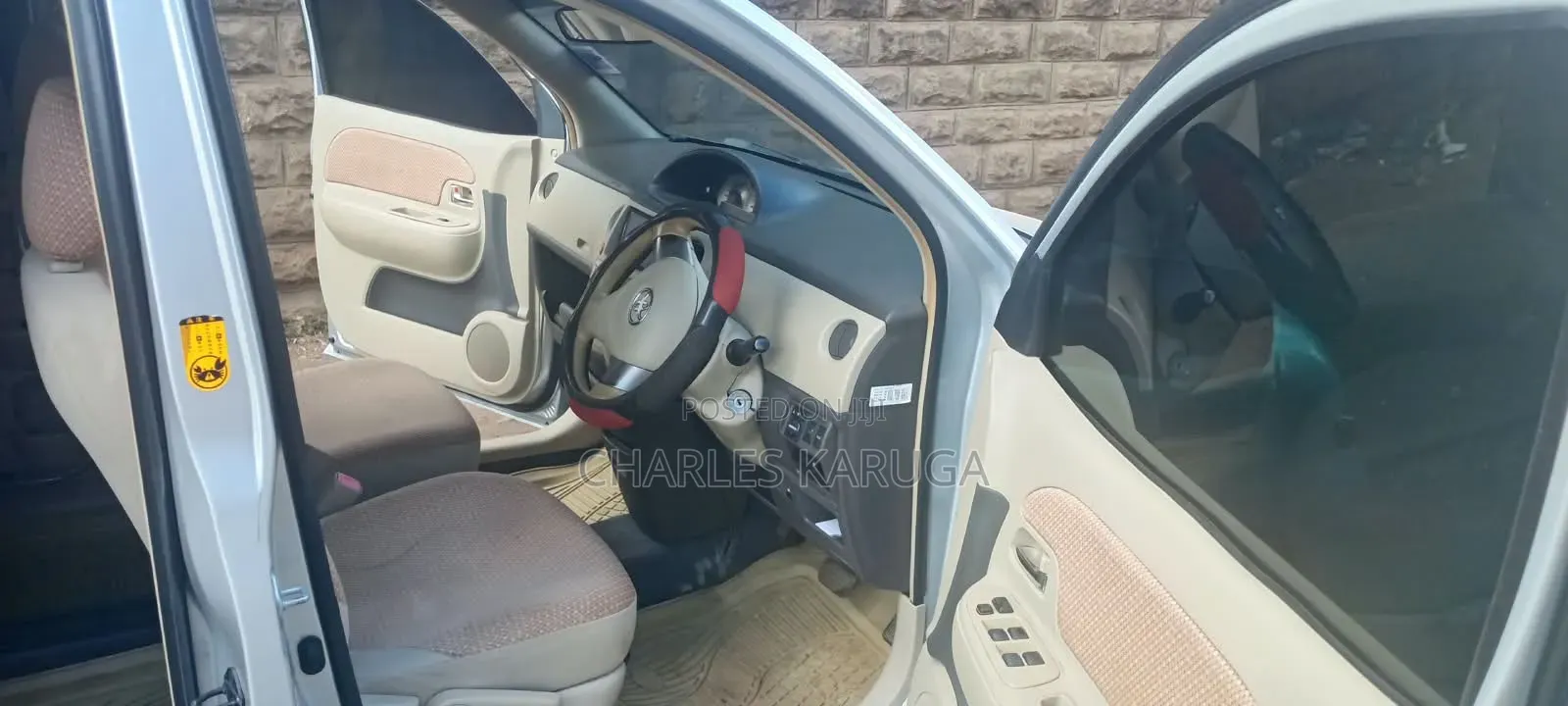 Toyota Sienta 2014 Silver