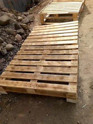 Queen Size . 4x6 Pallet Bed. Superstandard Bed