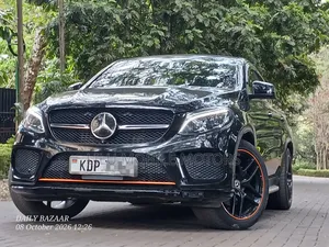 Mercedes-Benz 350D 2015 Black