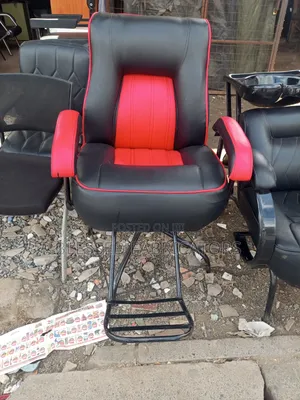 Kinyozi Simple Chair