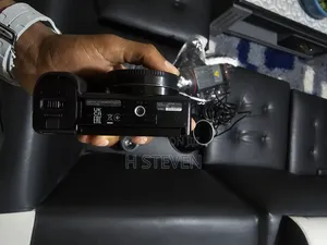 Sony Zv E10 Body With 3batteries and Charger