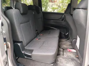 Toyota Sienta 2016 Silver