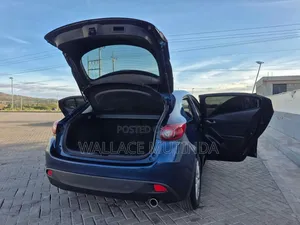 Mazda Axela SV Premium 2014 Blue