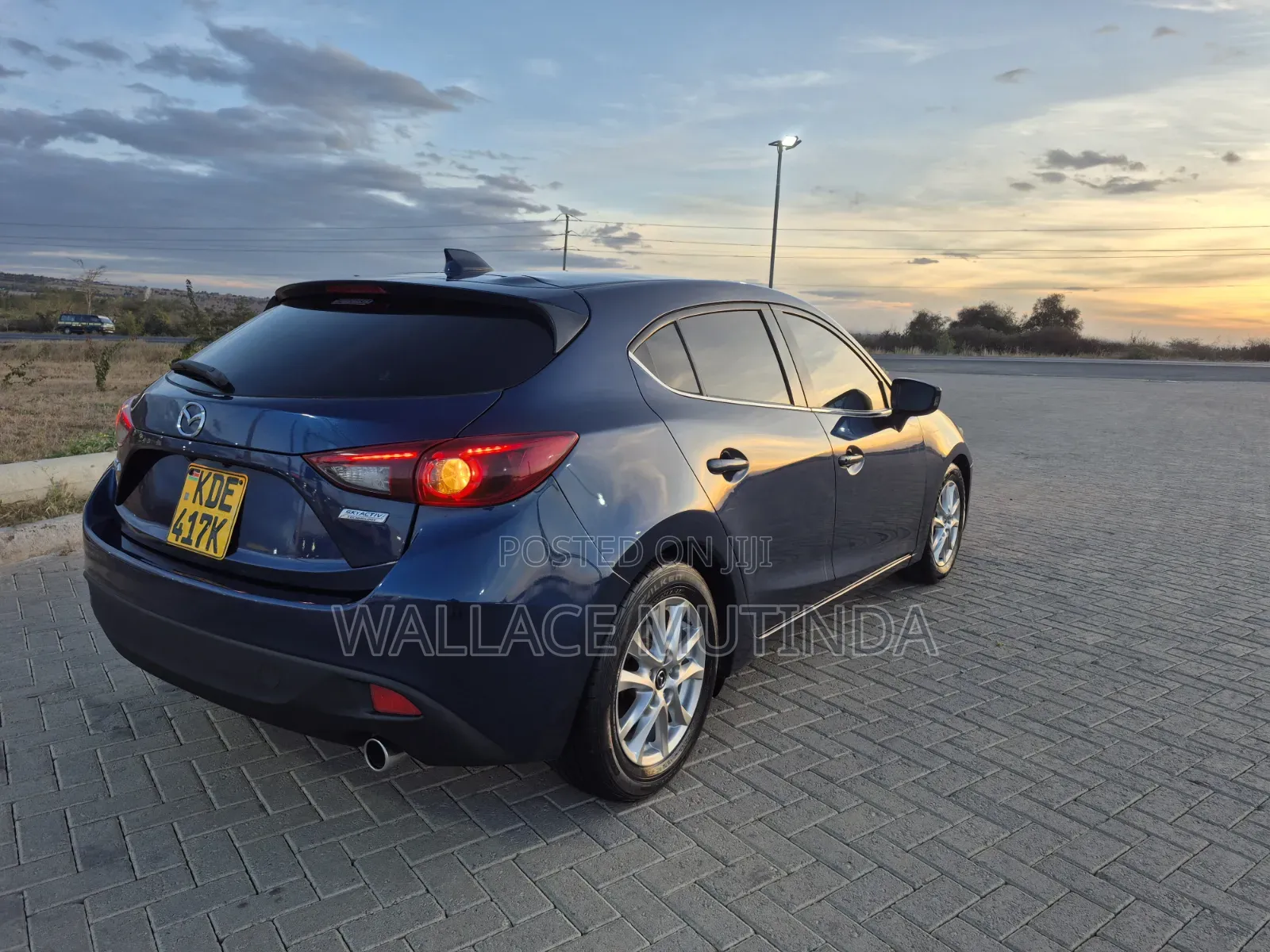 Mazda Axela SV Premium 2014 Blue