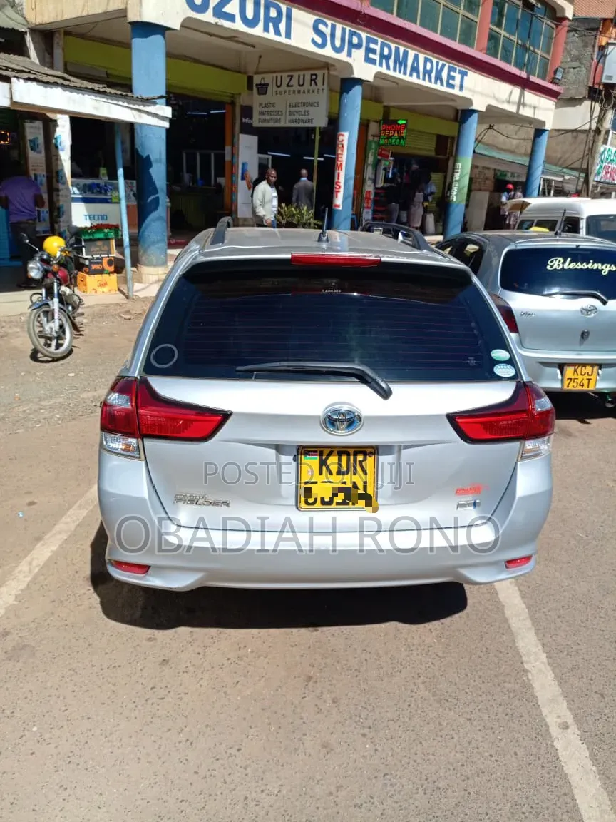 Toyota Corolla Fielder 2016 Silver