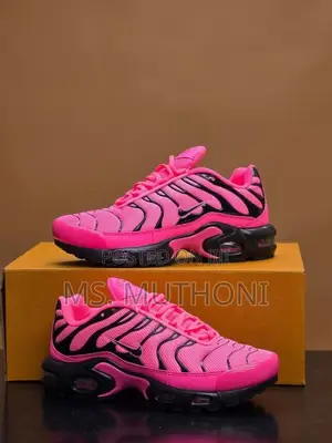 Nike Air Max Plus (TN) in Pink and Black Size 36-42