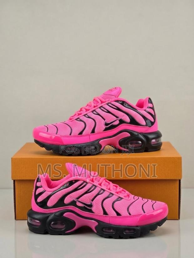 Nike Air Max Plus (TN) in Pink and Black Size 36-42 - thumbnail 2