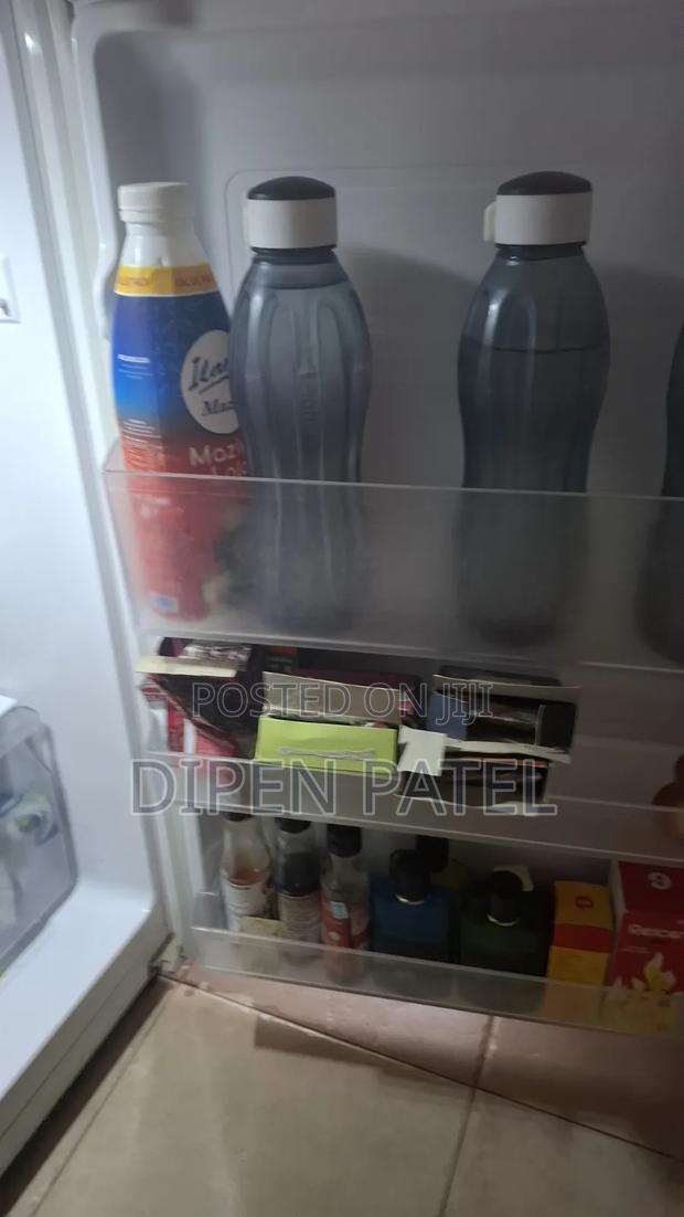 Samsung Refrigerator - thumbnail 4