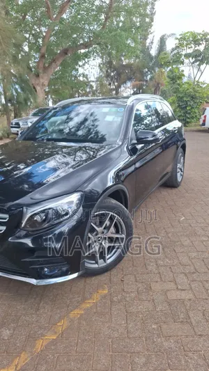 Mercedes-Benz 200 2017 Black