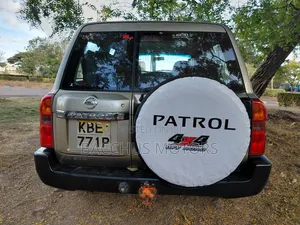 Nissan Patrol 2008 Gold