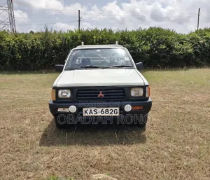 Mitsubishi L200 2005 White