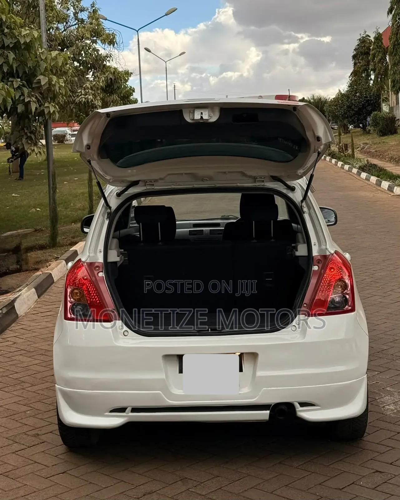 Suzuki Swift 2010 White
