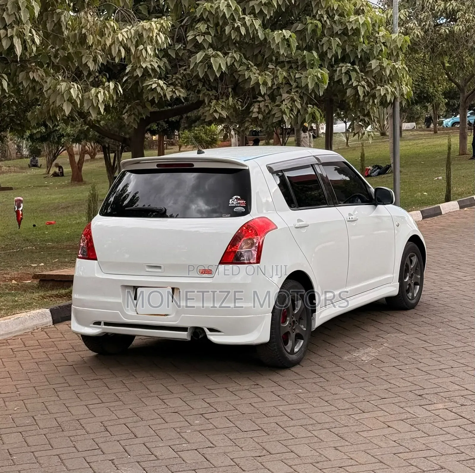 Suzuki Swift 2010 White