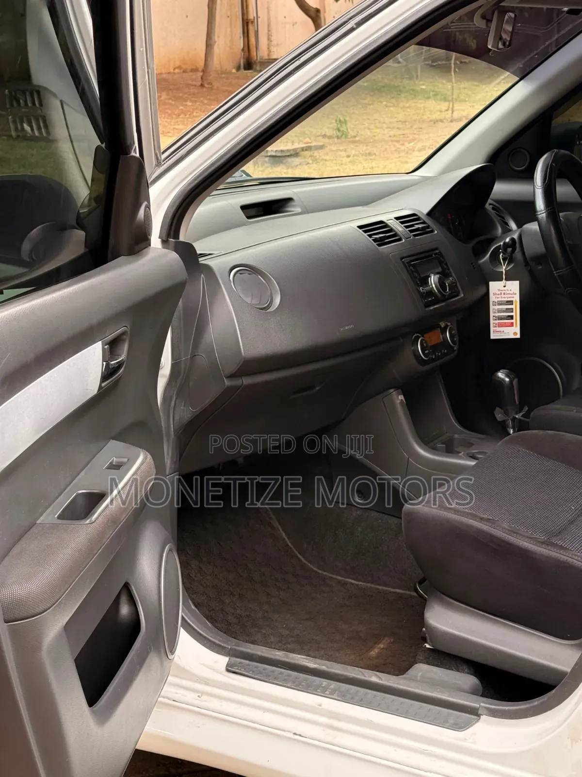 Suzuki Swift 2010 White