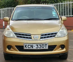 Nissan Tiida 2010 Gold