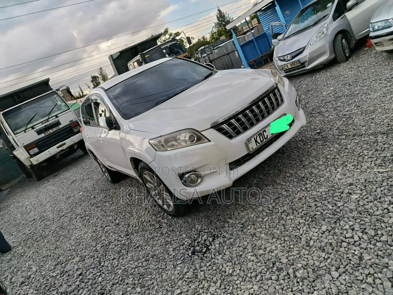Toyota Vanguard 2014 White