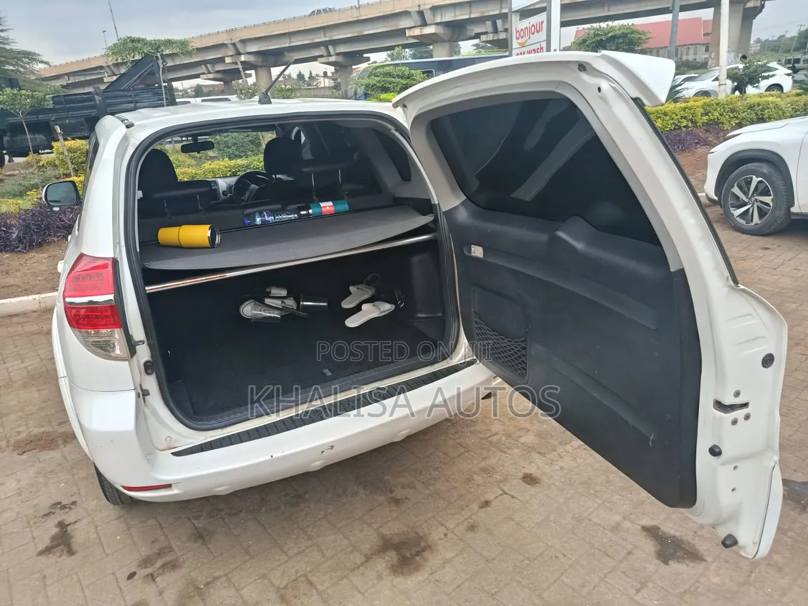 Toyota Vanguard 2014 White