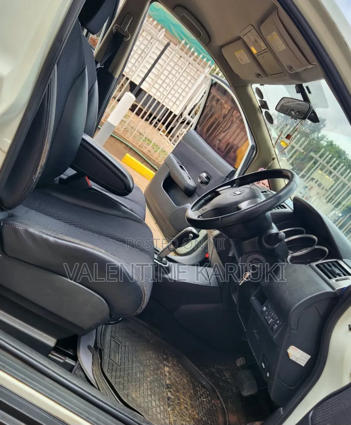 Nissan Tiida 2011 White