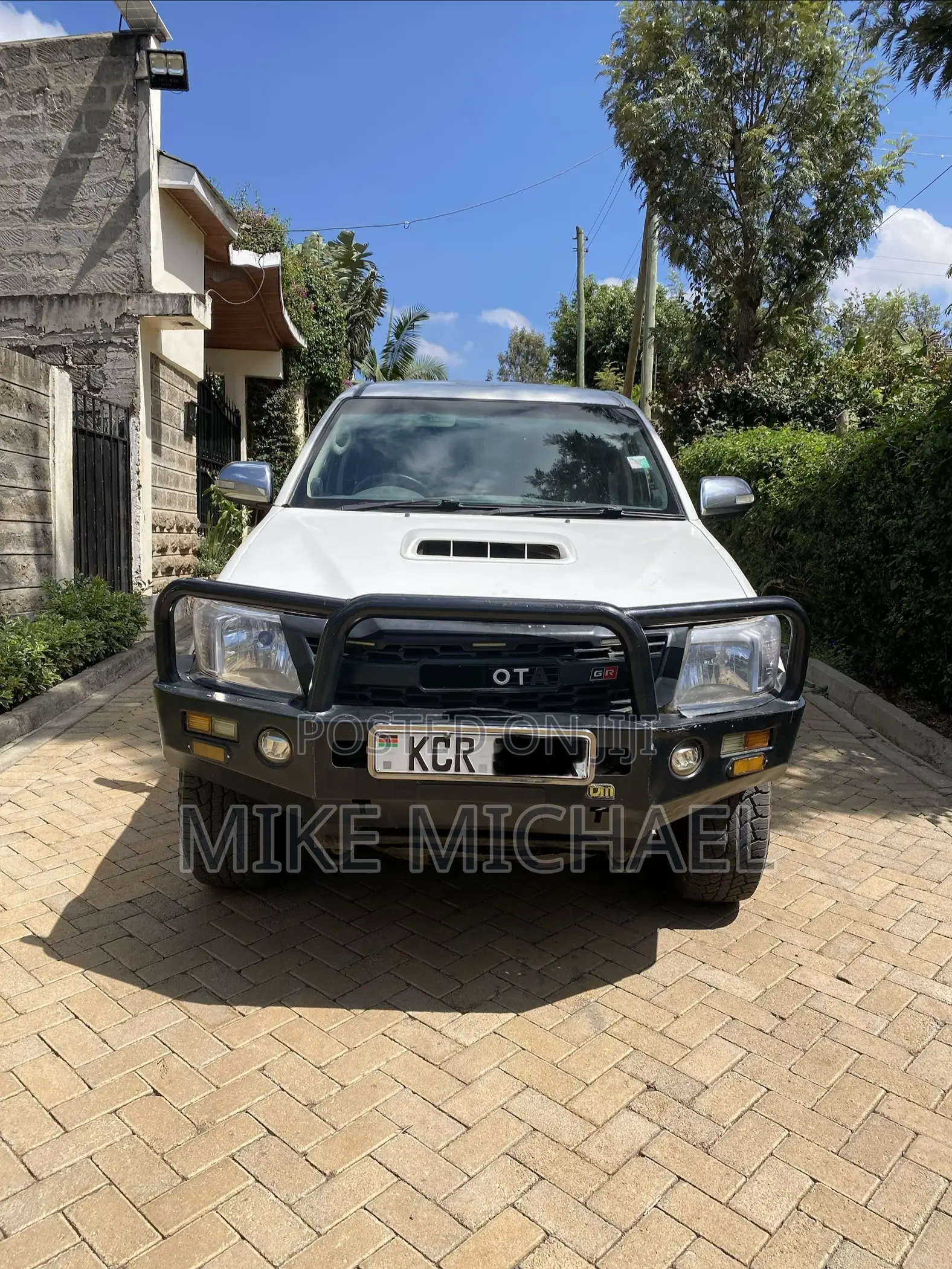 Toyota Hilux 2012 White