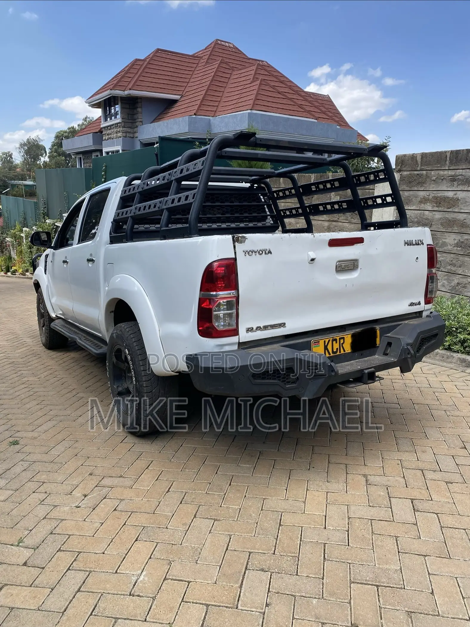 Toyota Hilux 2012 White