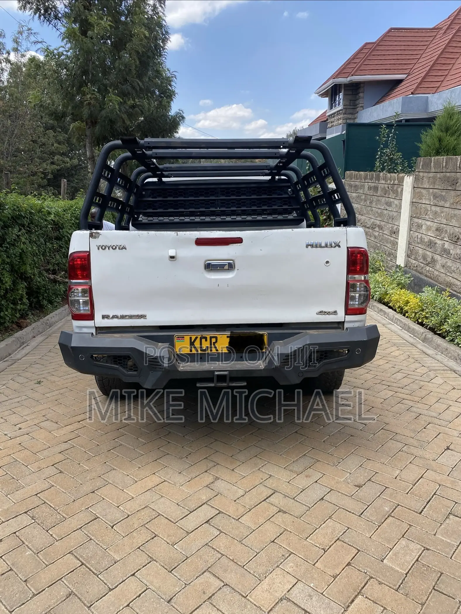 Toyota Hilux 2012 White