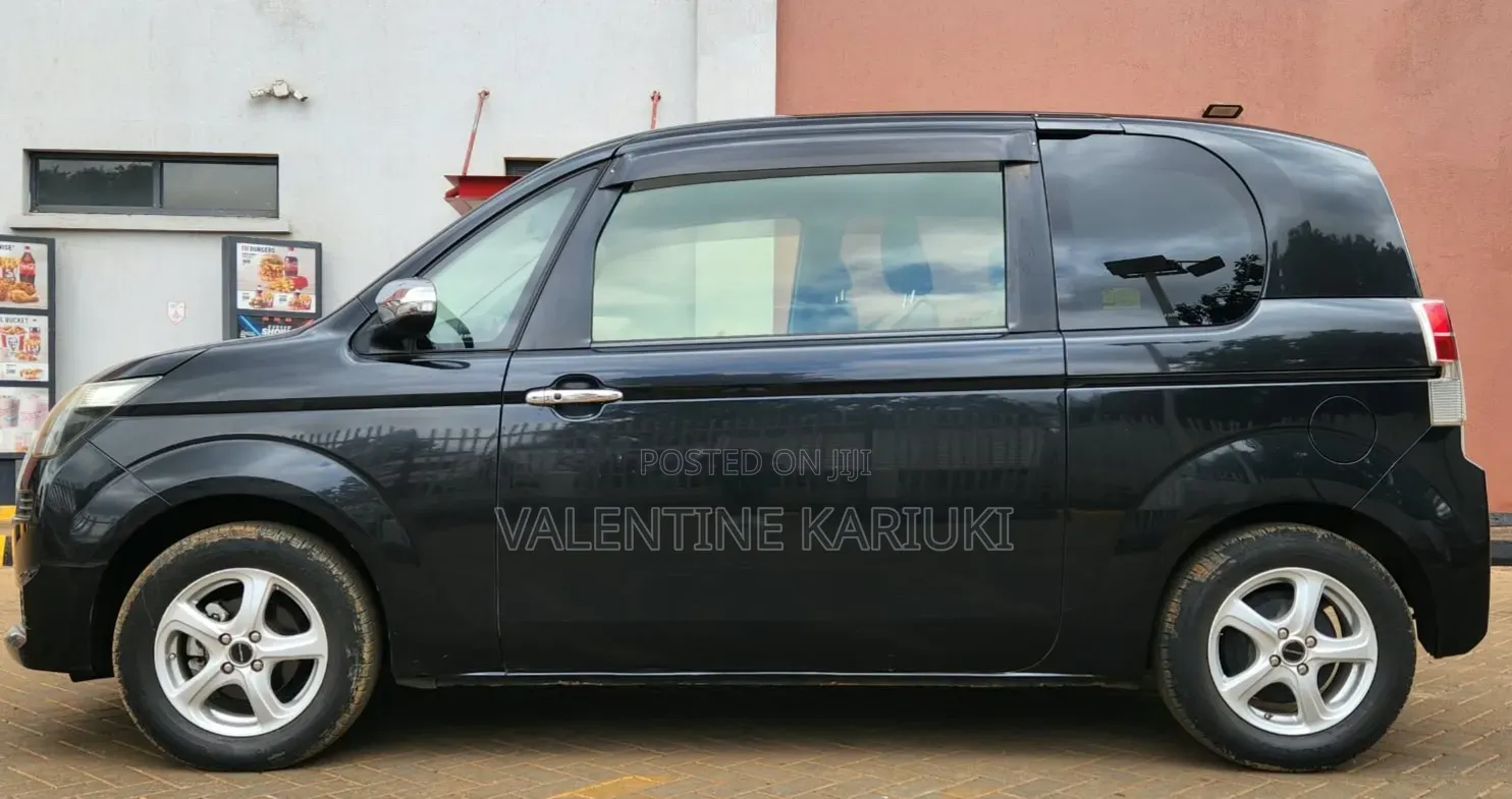 Toyota Spade 2015 Black