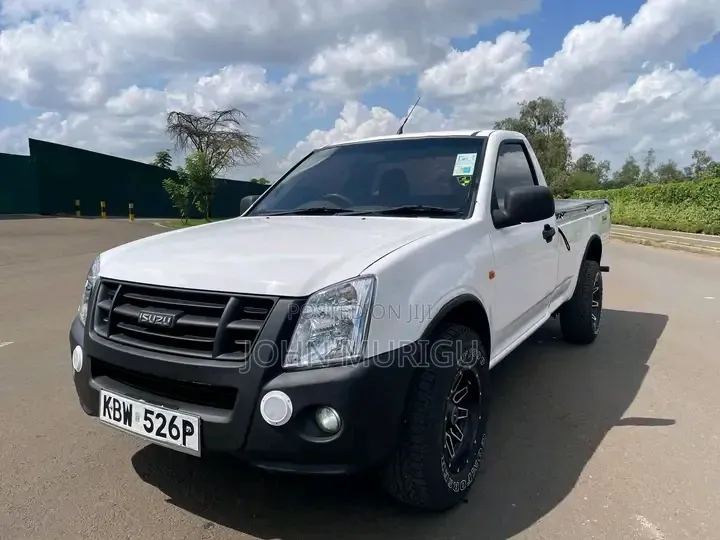 Isuzu D-MAX 2010 White