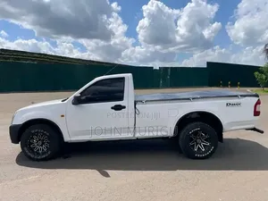 Isuzu D-MAX 2010 White