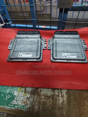 Nissan Teana J31 Engine Control Unit.