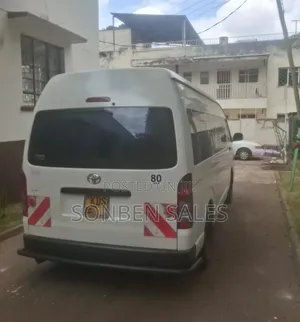 Toyota HiAce 2015 White