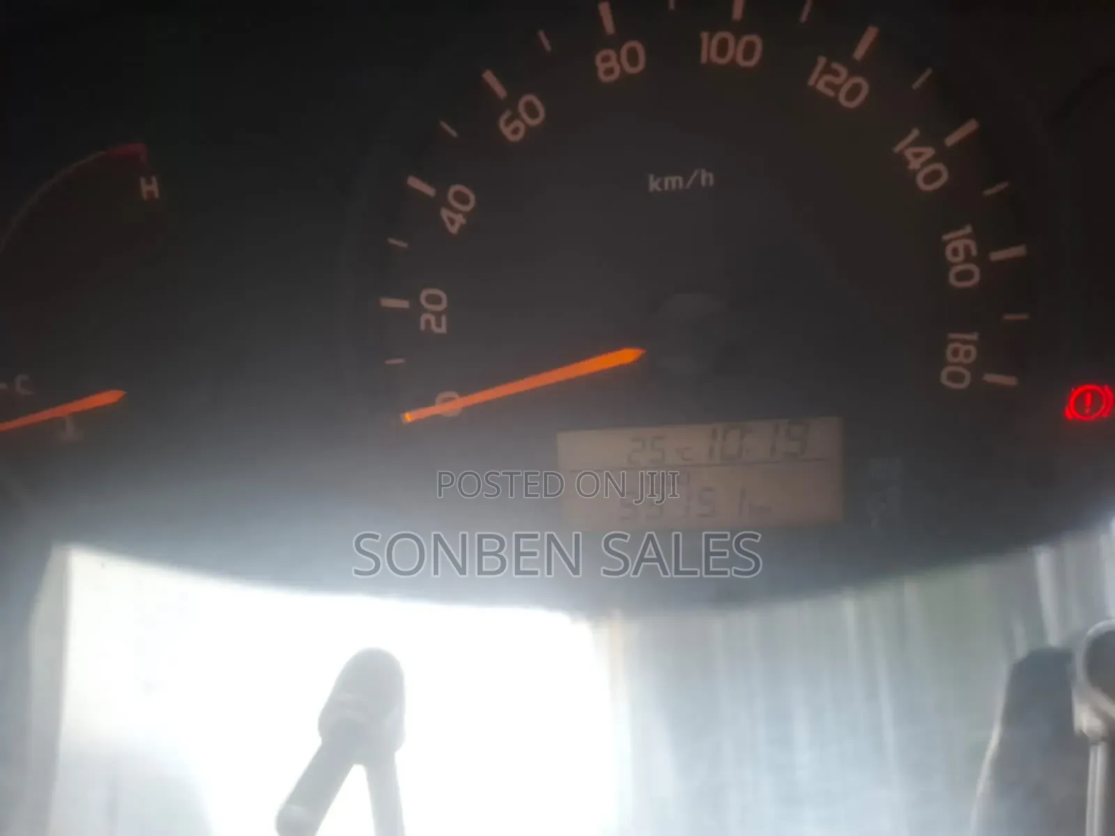 Toyota HiAce 2015 White