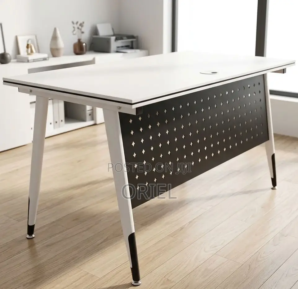 Premium White Office Work Desk – Modern Computer Desk Kenya