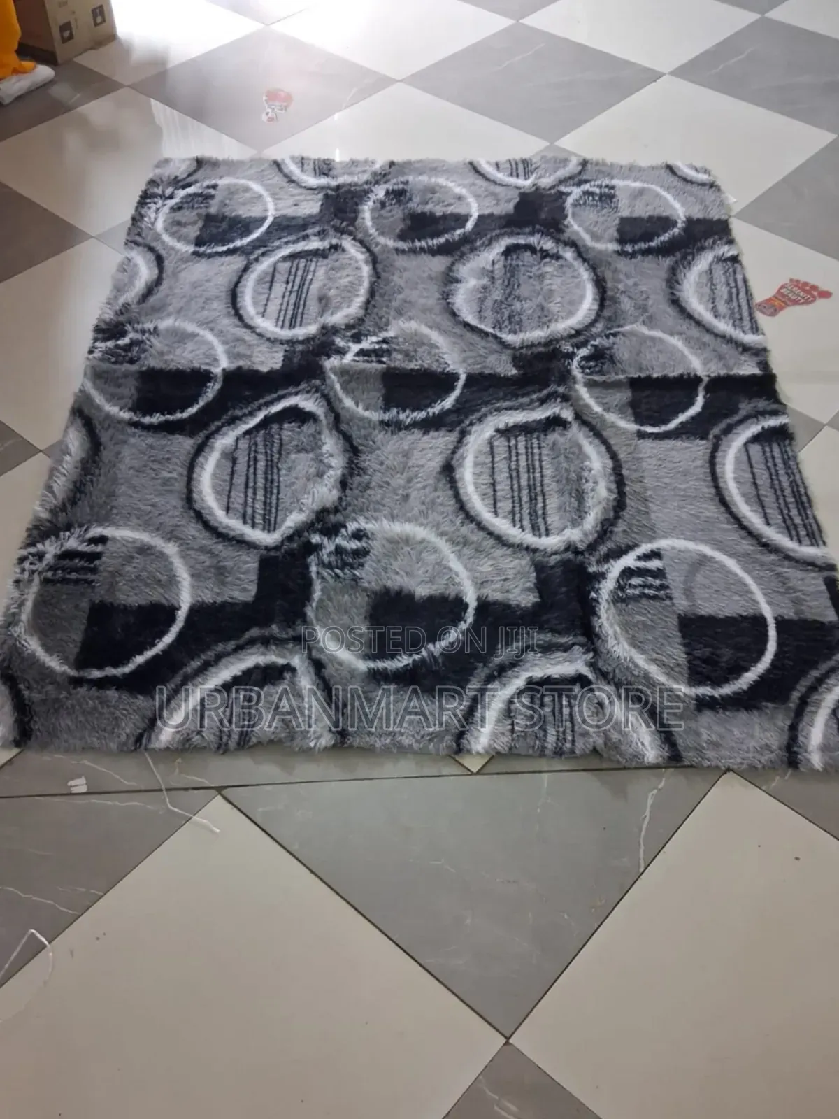 We Are Selling Attractive 5×8 Carpet for Living Spaces