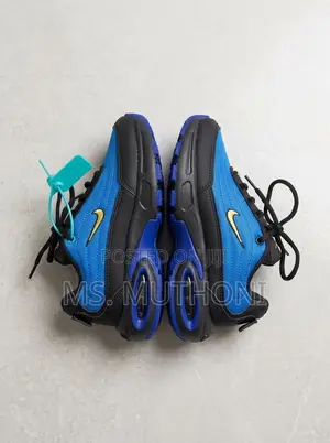 Fresh Drops ! Unisex Kids Nike Portals Size 25-30