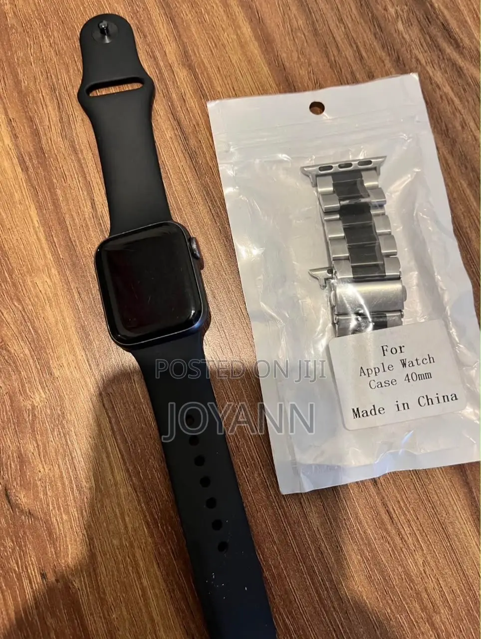 APPLE WATCH SERIES 4 (Locked iCloud)
