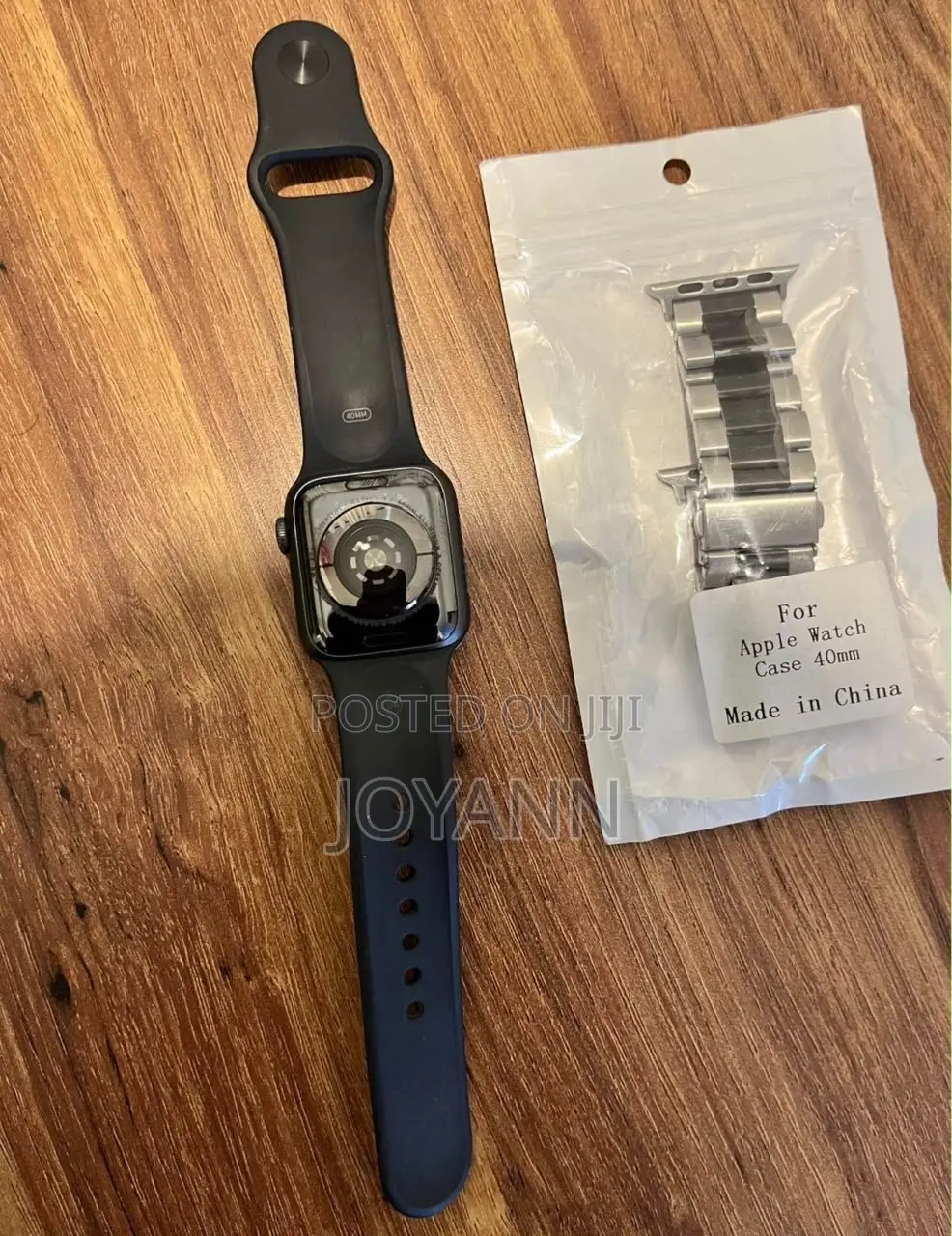 APPLE WATCH SERIES 4 (Locked iCloud)
